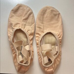 So Danca Pink Ballet Slippers size 8 1/2